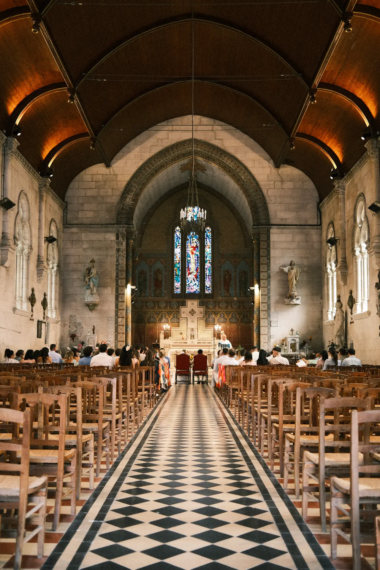 La cérémonie, 15 h 24