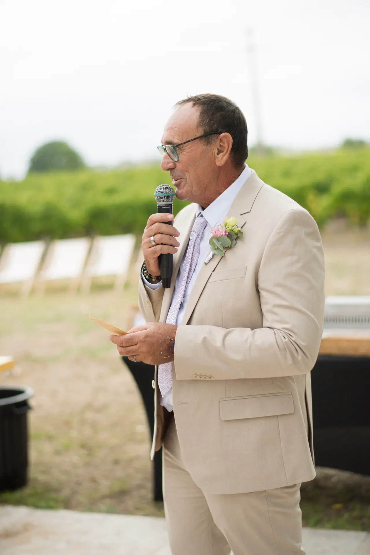 Le vin d'honneur, 18 h 52